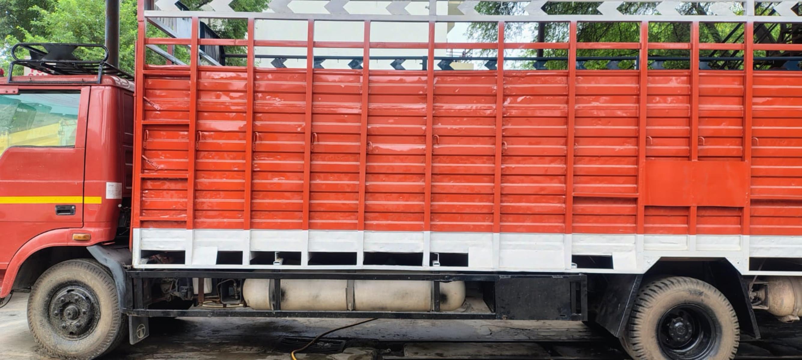 Tata 1109 image 2