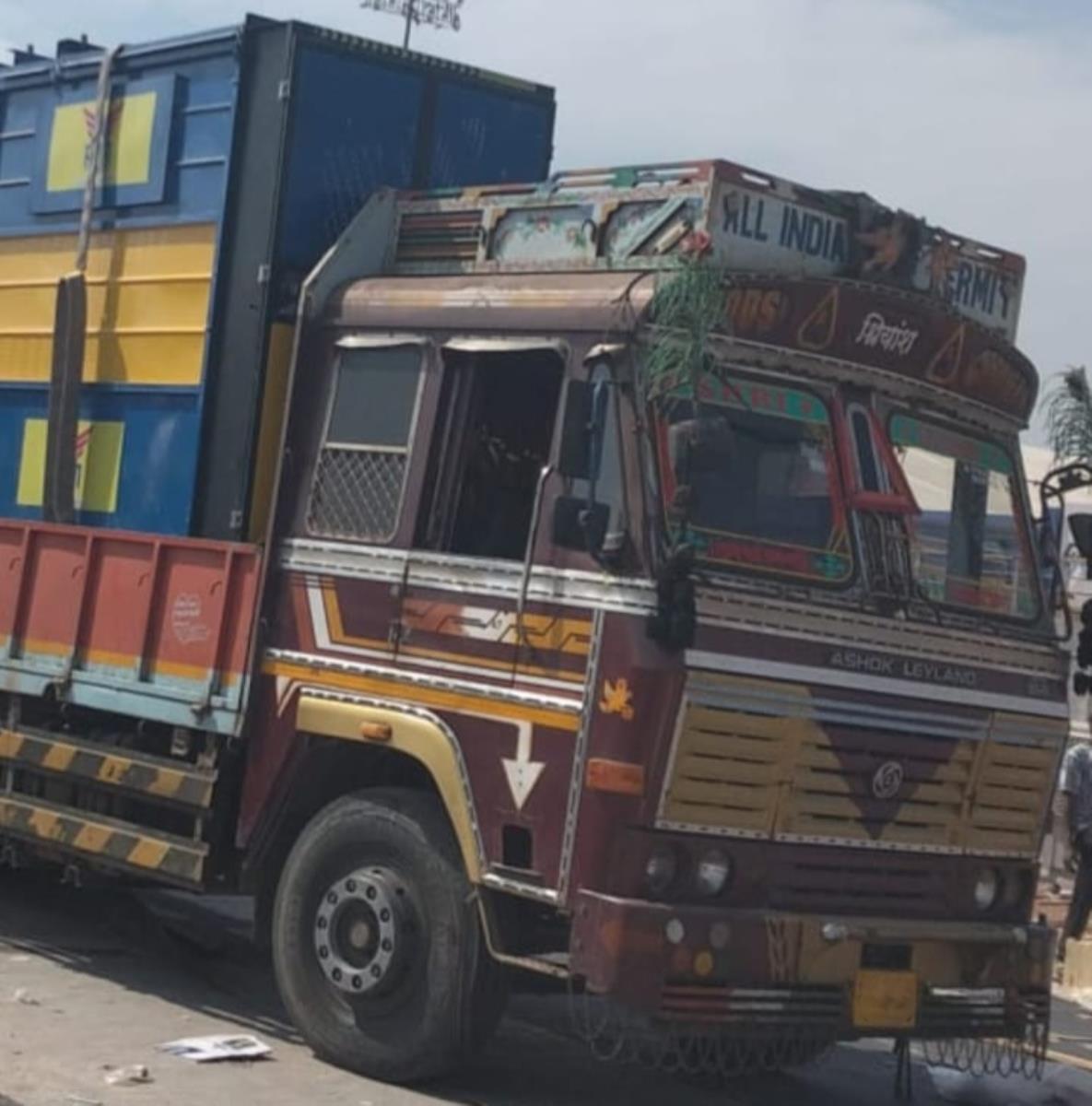Ashok Leyland 1618 image 2