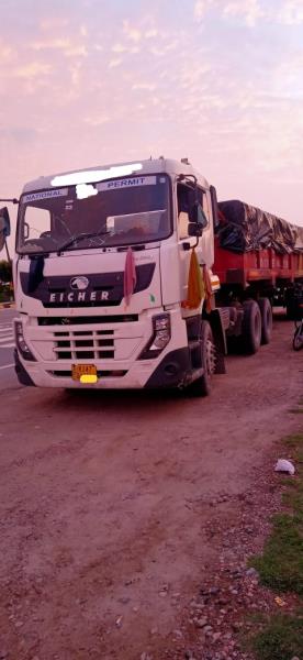 Eicher 8049 image 2