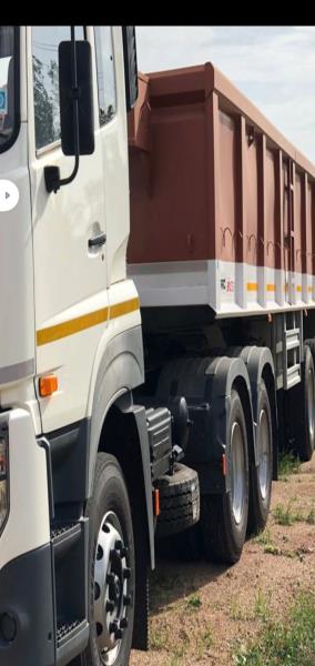 Eicher 8049 image 2