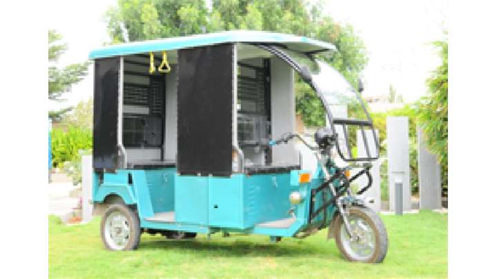 Tejas Passenger Closed Auto Rickshaw