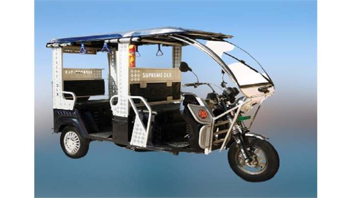 Supreme DLX 3 Wheelers