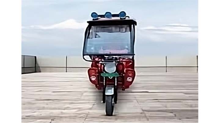 Nova Super Dlx SS 3 Wheeler