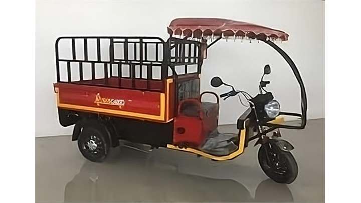 Nova Super Dlx MS 3 Wheeler