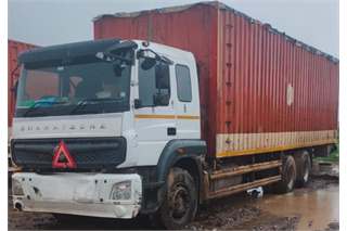 BharatBenz 2823R