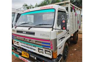 SML Isuzu Sartaj