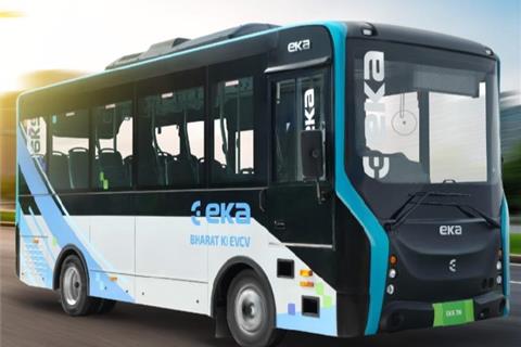 Eka 7M Bus