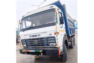 Tata 4923