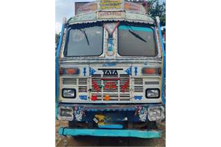 Tata 4923