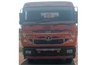 Tata 4018