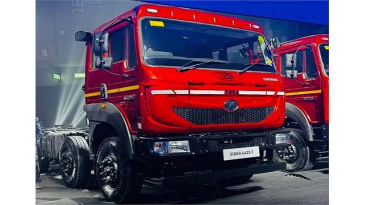 Tata Signa 4425 Trucks