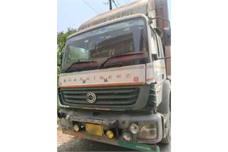 BharatBenz 4928