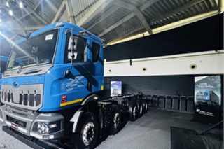 Mahindra Blazo i-TRK 44 Truck