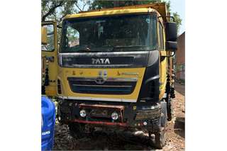 Tata Prima 2528