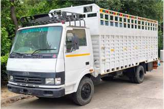 Tata 712